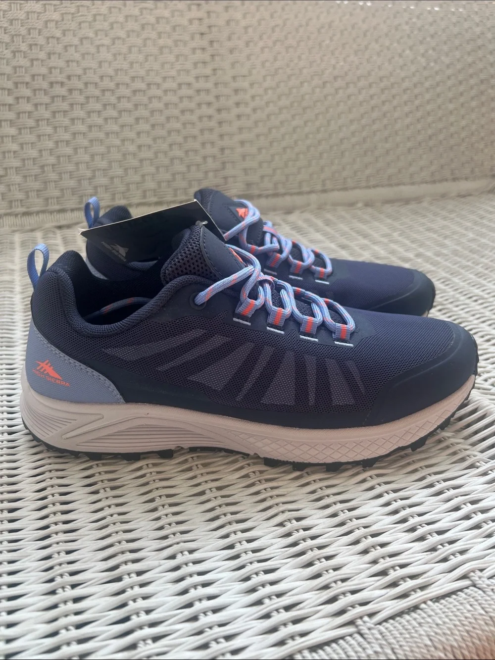 NWT HIGH Sierra Women’s Trail Sneaker